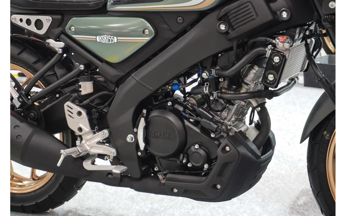 Yamaha XSR155: новый неоретро-байк с возможностью движения по трассам появится в Японии этим летом — фото 2