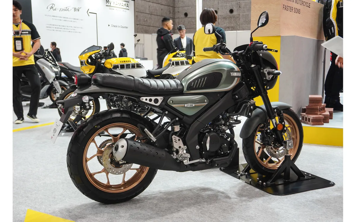 Yamaha XSR155: новый неоретро-байк с возможностью движения по трассам появится в Японии этим летом