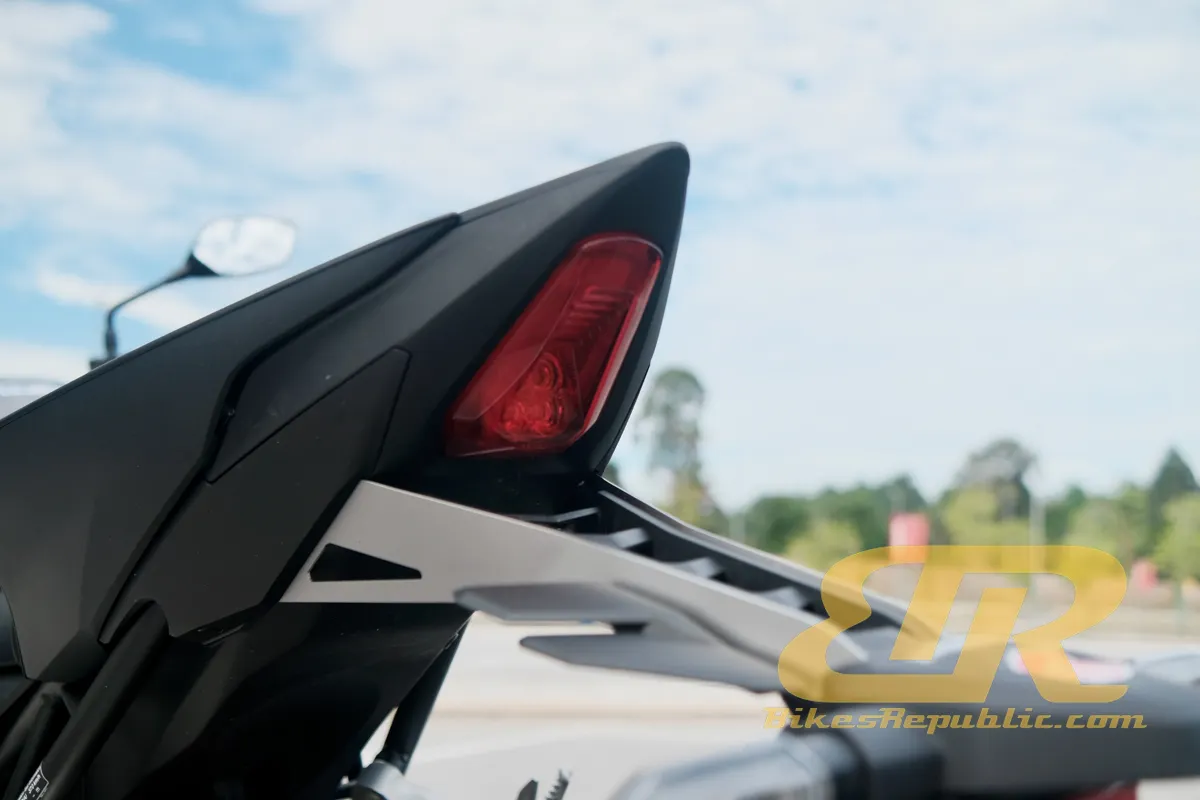 Honda CB1000 SP 2025: японский стритфайтер, который бросает вызов Европе — фото 2