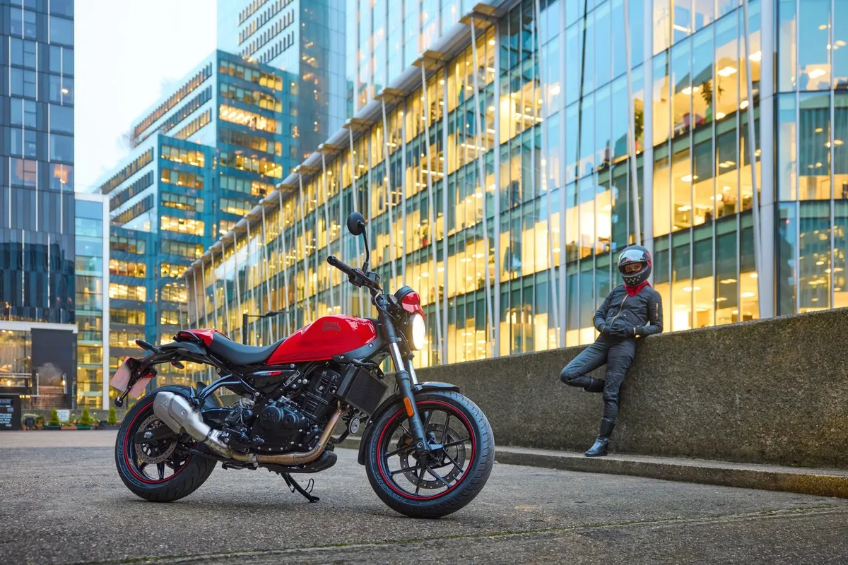 Royal Enfield Guerrilla 450: нулевая процентная ставка на весь модельный ряд — фото 3