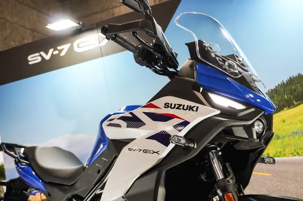 Suzuki представила новый кроссовер SV-7GX с V-образным двухцилиндровым двигателем на Осака-шоу 2026 — фото 4