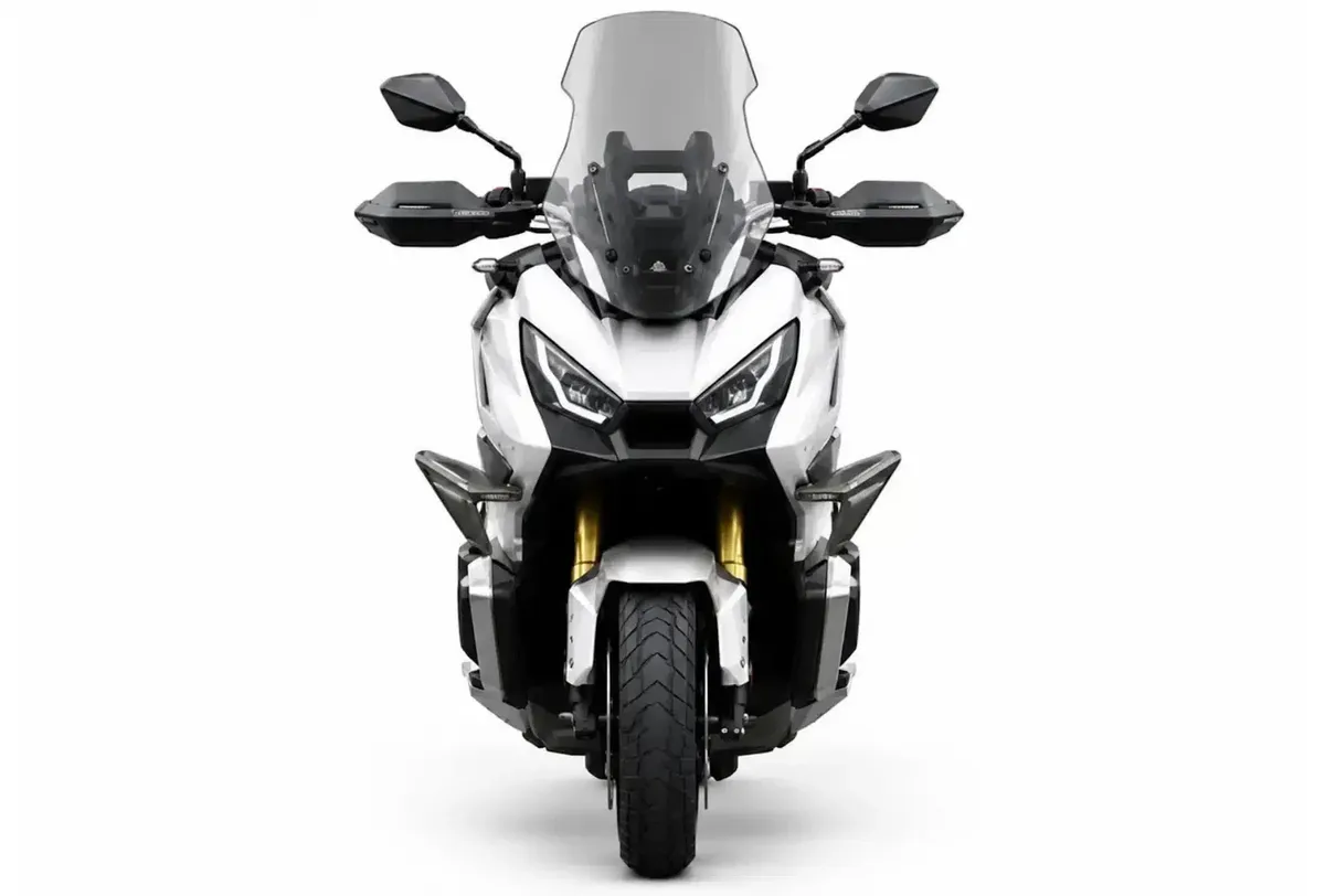 QJ Motor работает над максскутером X Adventure 900 мощностью 95 л.с. — модель может выйти в 2027 году — фото 2