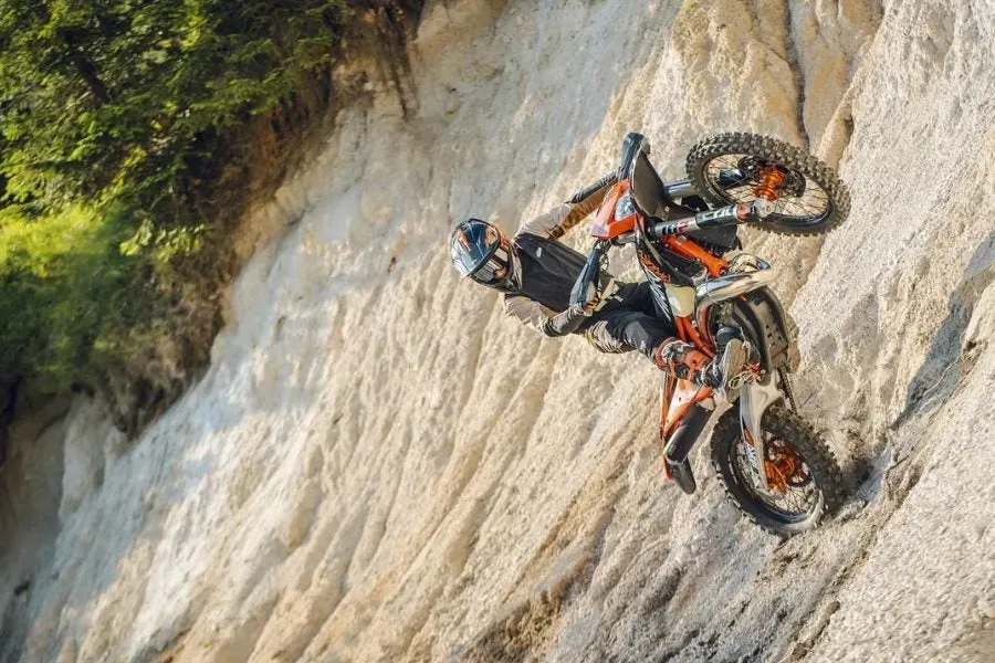 KTM 300 EXC Hardenduro на 2027 год: только новые графики — фото 2