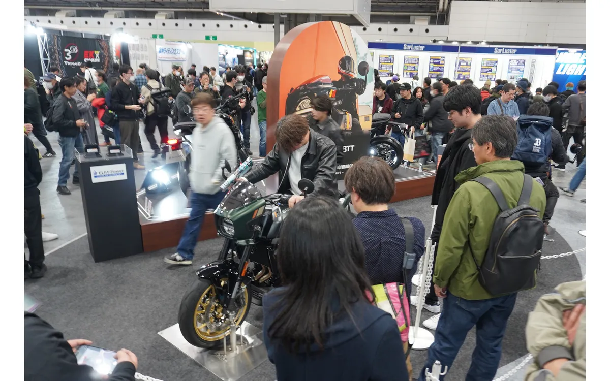 Непохожий на Suzuki? Новый неоретро-байк GSX-8T и GSX-8TT привлекают внимание на Осака Моторцикл Шоу 2026 — фото 3