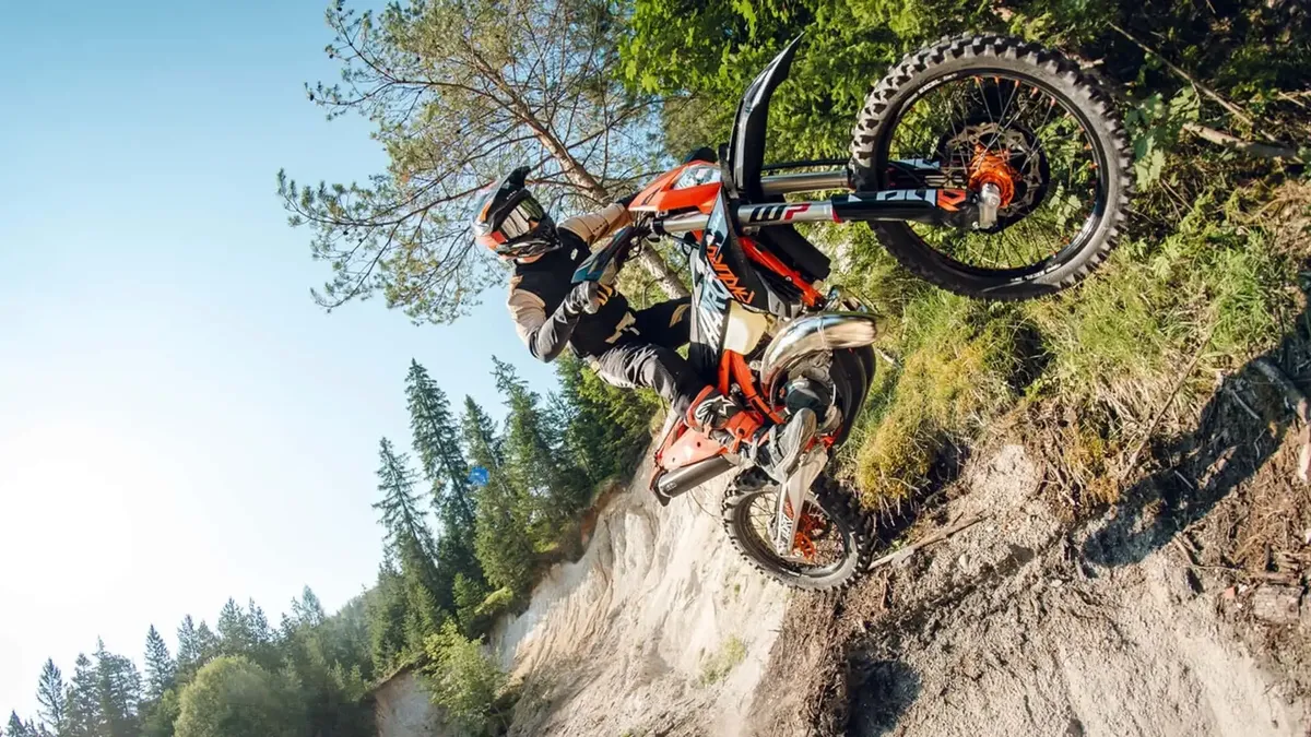 KTM представляет новый кроссовый мотоцикл, способный покорить любой подъём