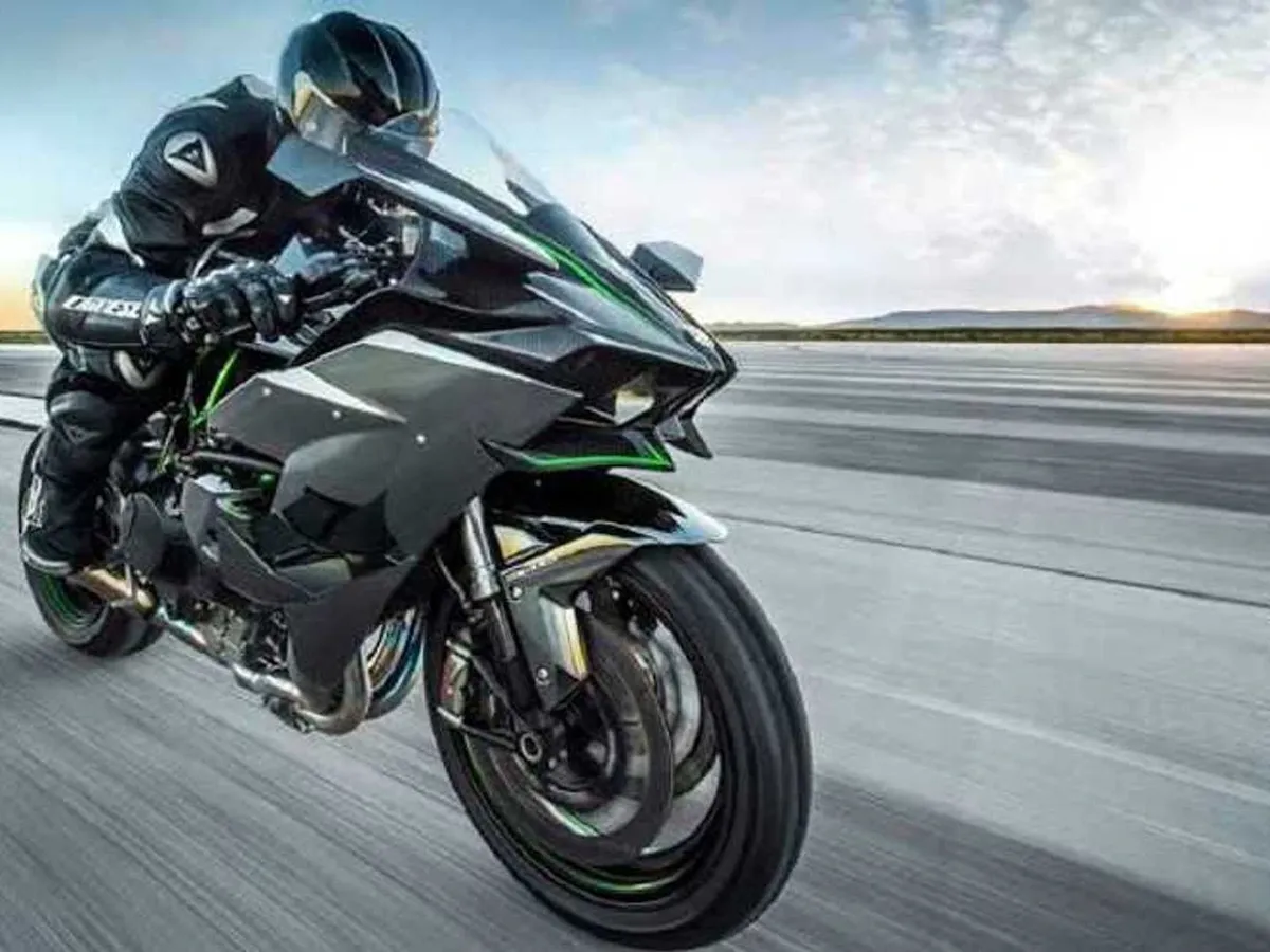 Kawasaki публикует первый тизер обновлённой суперзаряженной Ninja H2 — фото 2