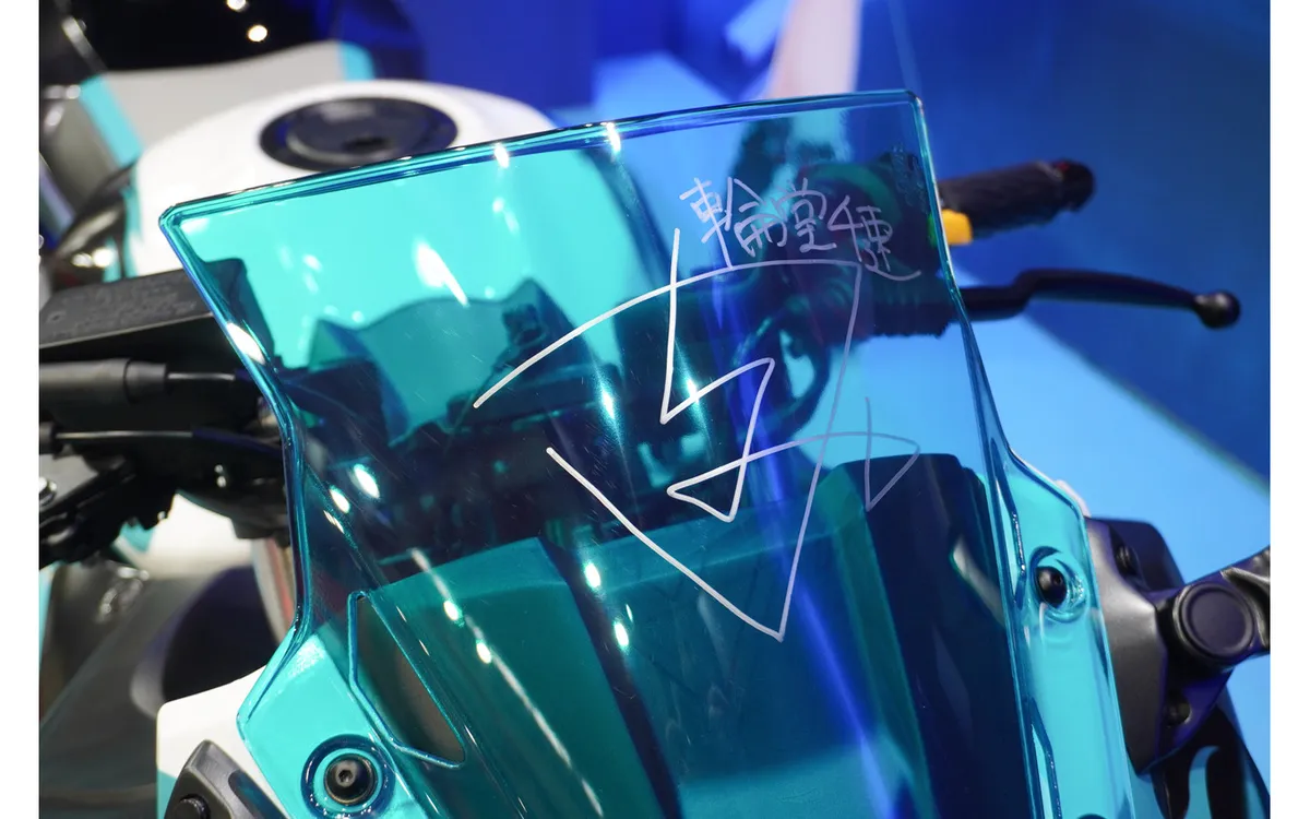 Специальный Suzuki GSX250R [Chihaya Remix] в коллаборации с VTuber: премьера на Осака Мотоциклетном Шоу 2026 — фото 3