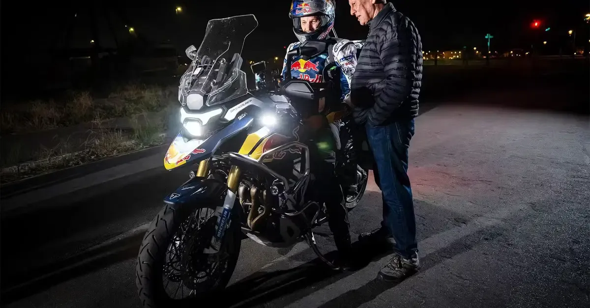Sam Sunderland в кругосветном путешествии управляет будущей Triumph Tiger 1200 2027 модельного года