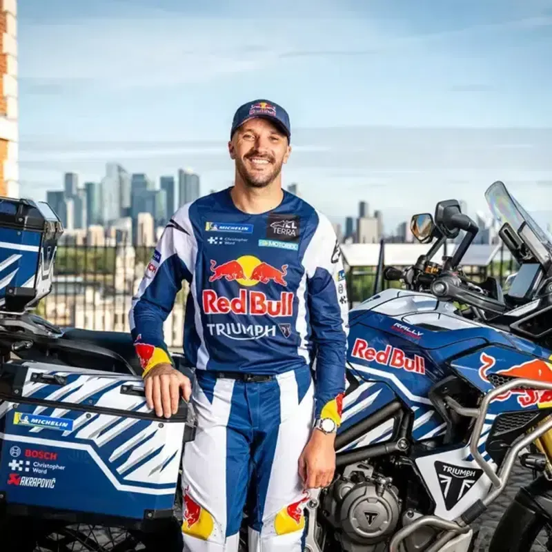 Sam Sunderland в кругосветном путешествии управляет будущей Triumph Tiger 1200 2027 модельного года — фото 2