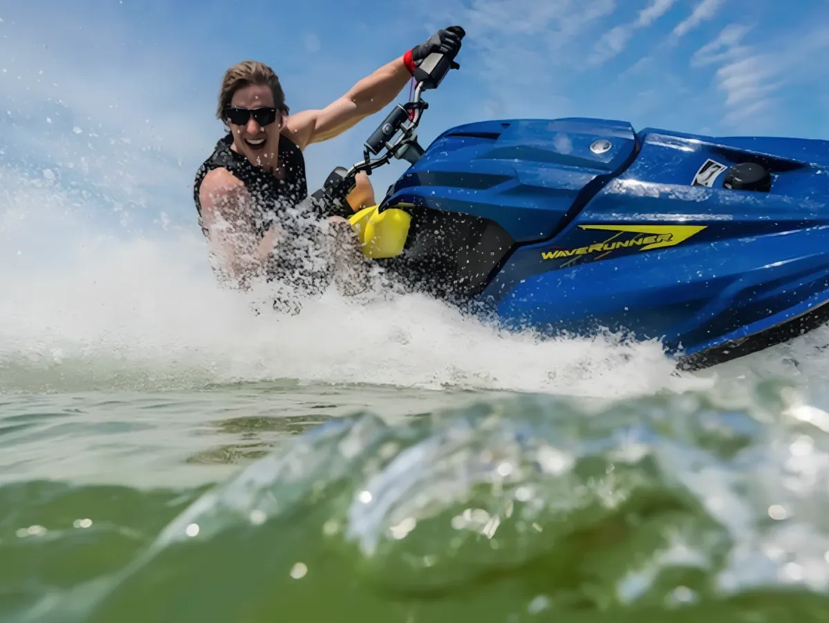 Yamaha возвращает WaveBlaster: гидроцикл для тех, кто любит агрессивную езду — фото 2