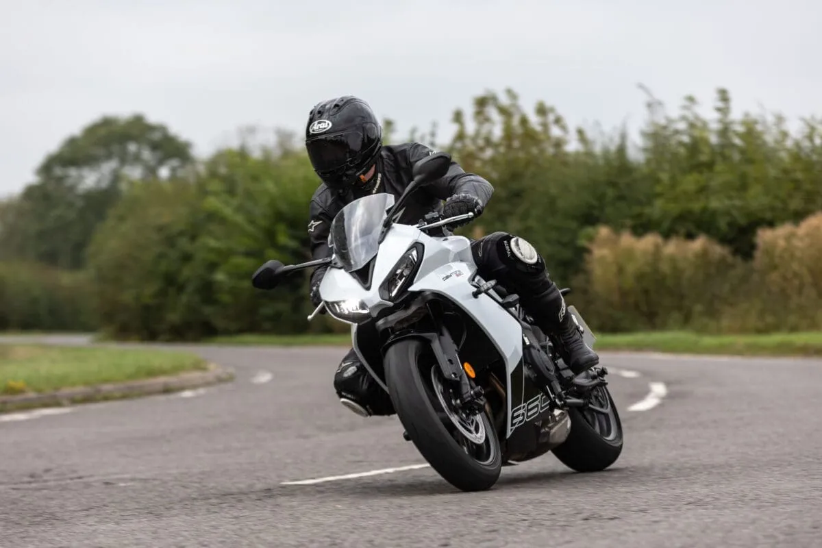 Тест-драйв: Triumph Daytona 660 — трёхцилиндровый спортбайк для A2 — фото 4