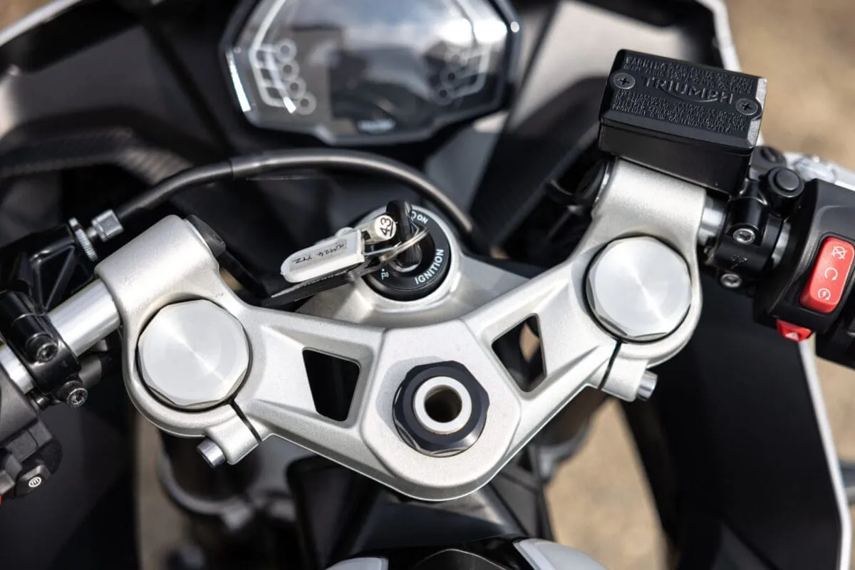 Тест-драйв: Triumph Daytona 660 — трёхцилиндровый спортбайк для A2 — фото 3