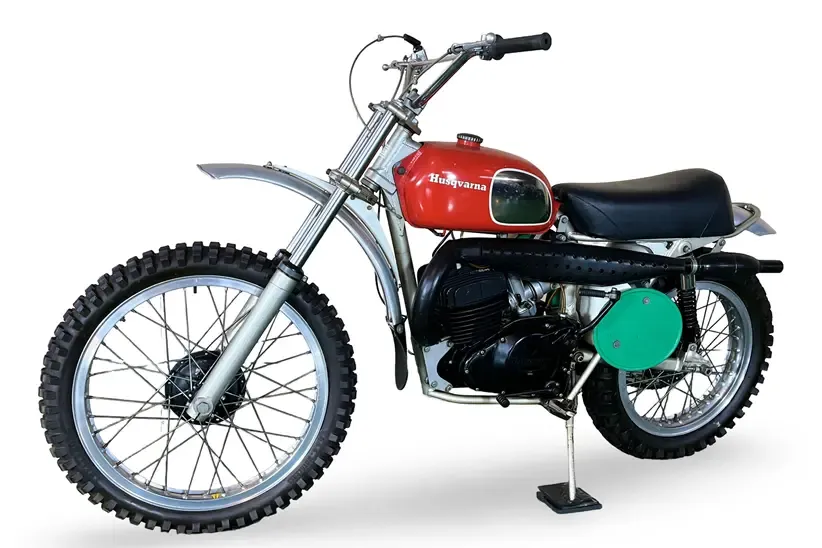 Мотоцикл Husqvarna 1972 года, связанный со Стивом Маккуином, выставят на аукцион в Стаффорде — фото 4