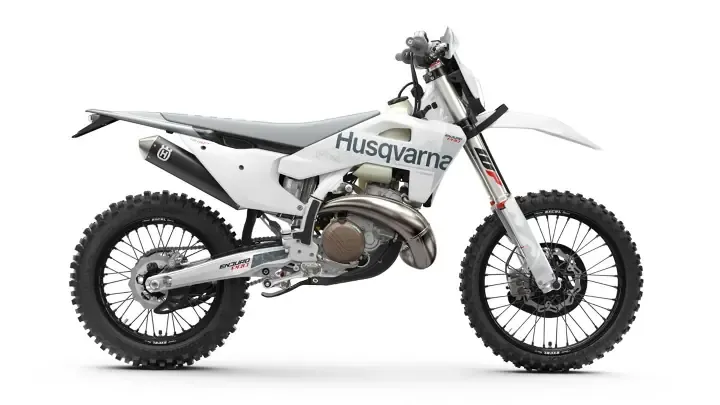 Husqvarna представила эндуро-флагман 2027 TE 300 Pro: заводской тюнинг и белая рама — фото 2