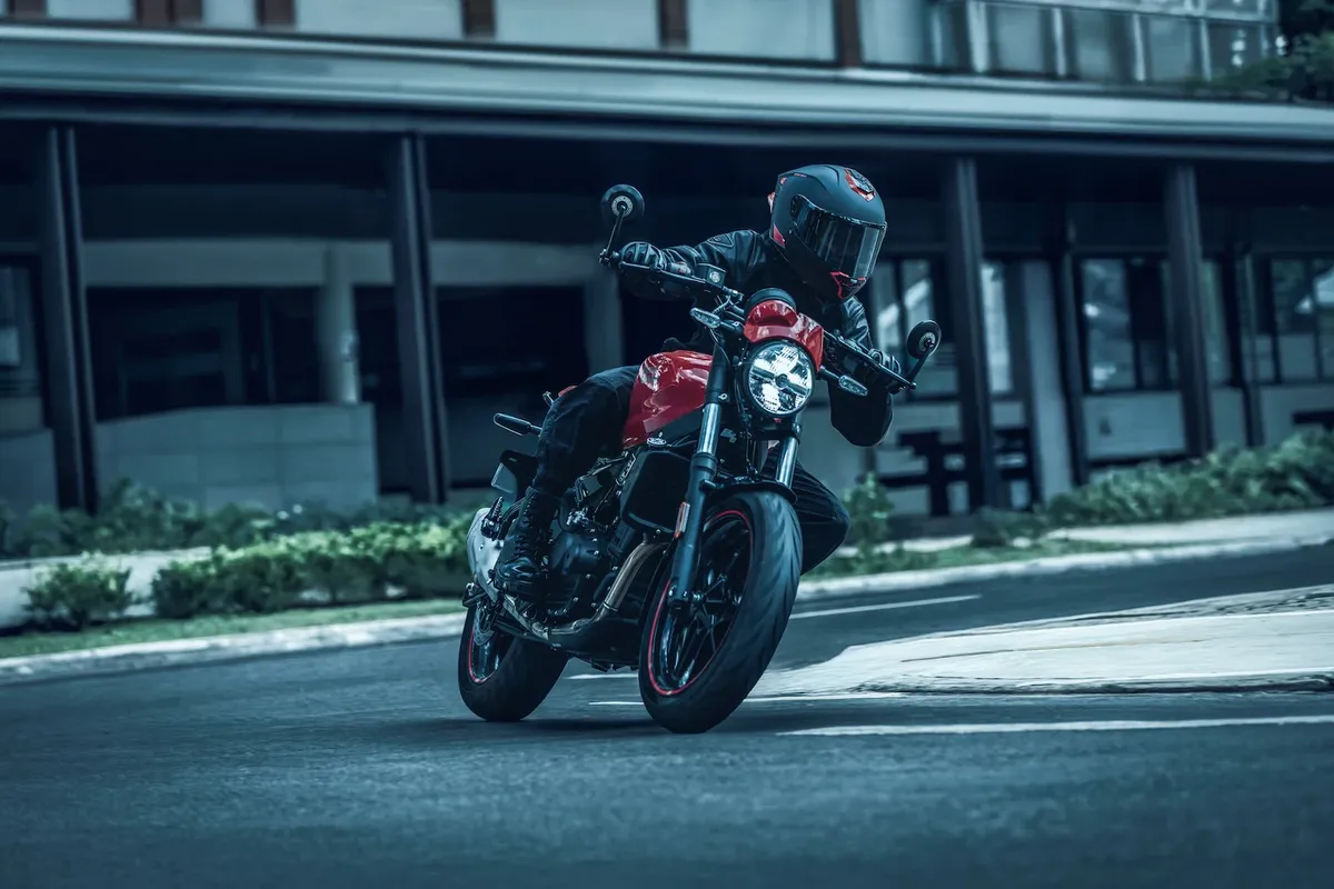 Royal Enfield обновляет линейку 350 и запускает новые финансовые предложения — фото 3