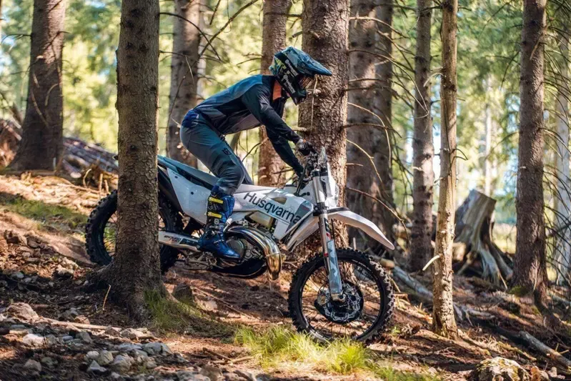 Husqvarna TE 300 Pro и FE 350 Pro: эндуро в заводской спецификации — фото 4