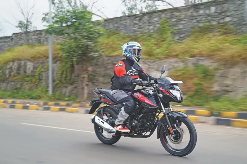 Bajaj Pulsar 125: первый тест — новый амбициозный коммутер?