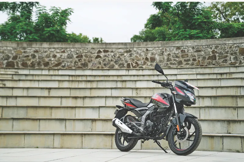 Bajaj Pulsar 125: первый тест — новый амбициозный коммутер? — фото 2