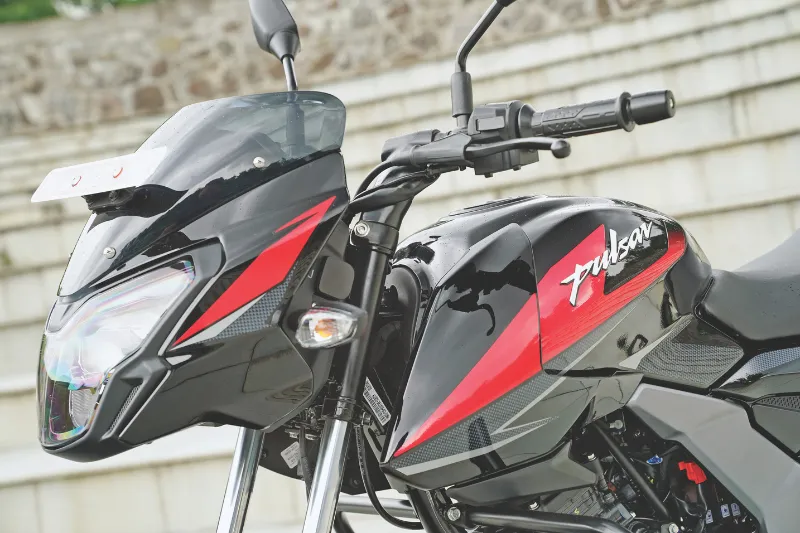 Bajaj Pulsar 125: первый тест — новый амбициозный коммутер? — фото 3