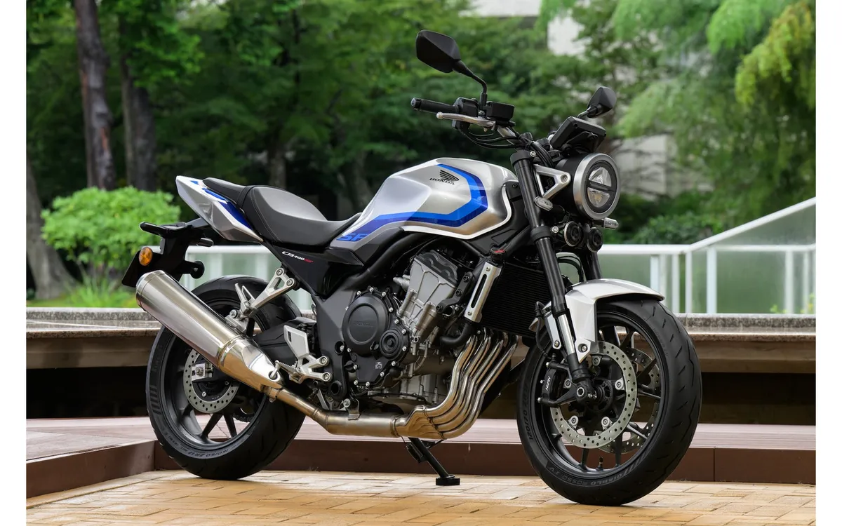 Возрождённая Honda CB400 Super Four продаётся отлично: около 2700 заказов за две недели, самый популярный цвет — Wolf Silver — фото 2