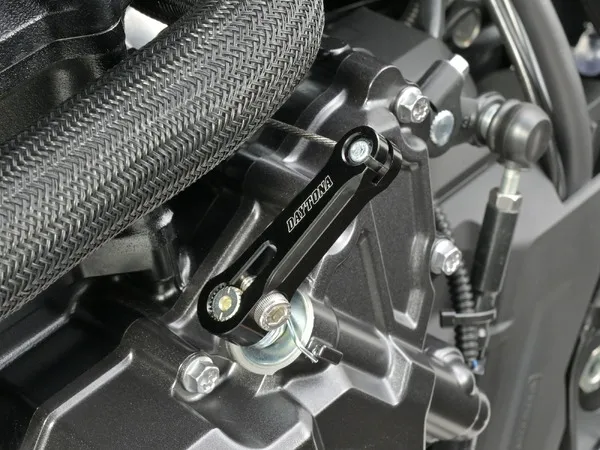 Daytona выпускает облегчённый рычаг выжима сцепления для Suzuki GSX-8 и V-Strom 800 — усилие на рычаге снижено на 20%