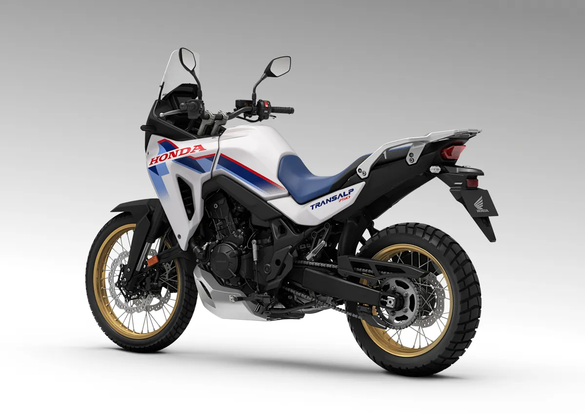 Honda Transalp E-Clutch 2026 прибыла в Малайзию: цена будет объявлена позже