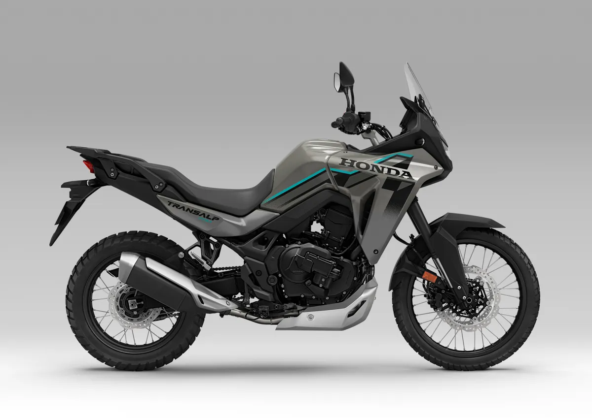 Honda Transalp E-Clutch 2026 прибыла в Малайзию: цена будет объявлена позже — фото 2
