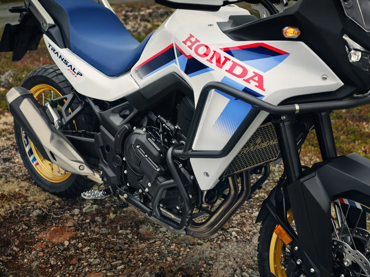 Honda Transalp E-Clutch 2026 прибыла в Малайзию: цена будет объявлена позже — фото 3