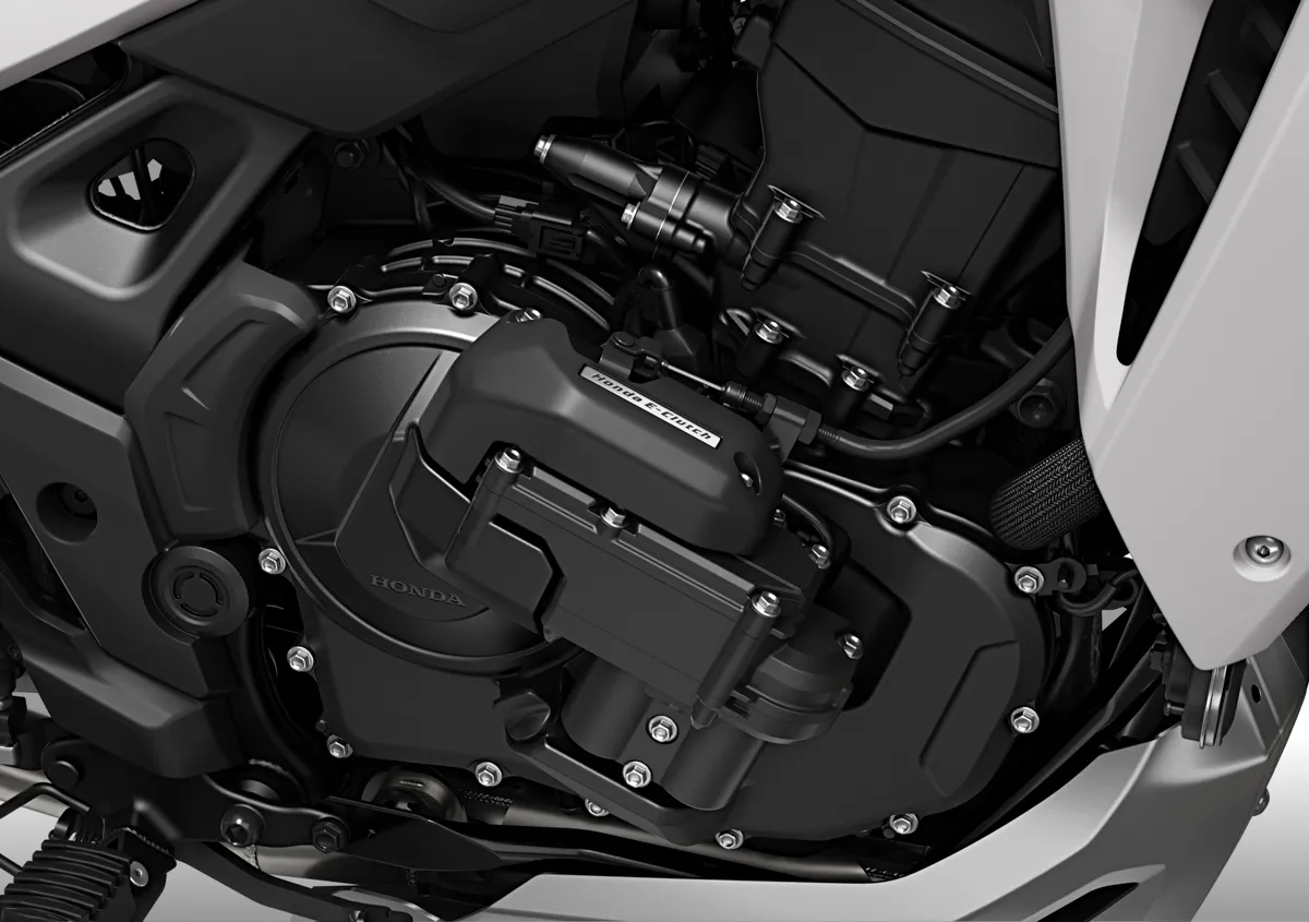 Honda Transalp E-Clutch 2026 прибыла в Малайзию: цена будет объявлена позже — фото 4