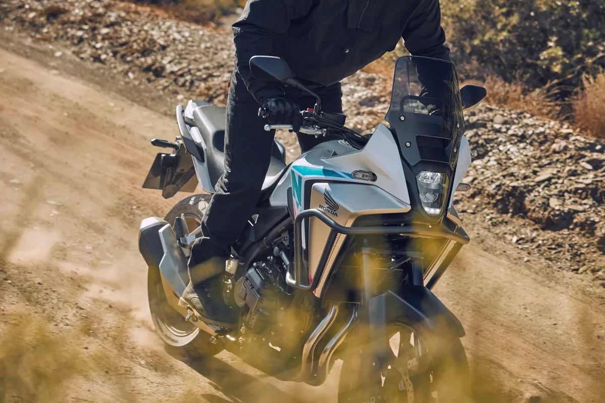 Honda NX500 E-Clutch выходит на рынок Малайзии: цена и особенности — фото 3