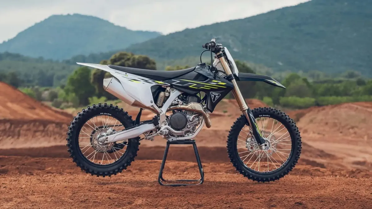 Владельцам Triumph TF450 необходимо прекратить ездить на мотоциклах до устранения отзыва