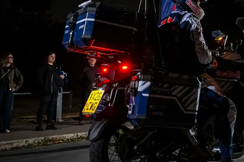 Triumph Tiger 1200 2027 года замечен на попытке установления рекорда Сэма Сандерленда — фото 3