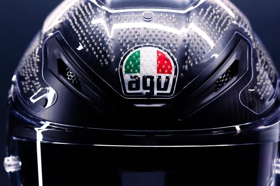 AGV представила шлем Pista GP R3 с революционной защитой от косых ударов — фото 4