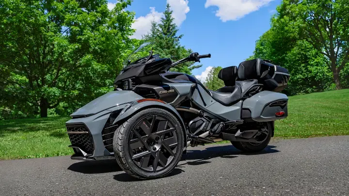 Can-Am отзывает трехколесники и мотоциклы из-за сбоев дисплея