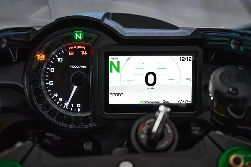 Kawasaki Ninja H2 возвращается в модельный ряд Великобритании на 2027 год — фото 4