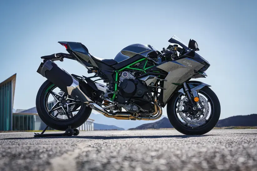 Kawasaki Ninja H2 возвращается в Великобританию в 2027 году