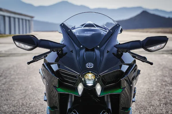 Новая Kawasaki Ninja H2 CARBON поступит в продажу в Японии весной 2027 года