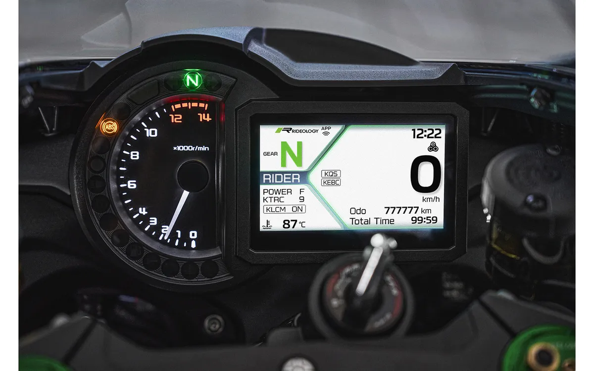 Новая Kawasaki Ninja H2 CARBON поступит в продажу в Японии весной 2027 года — фото 4