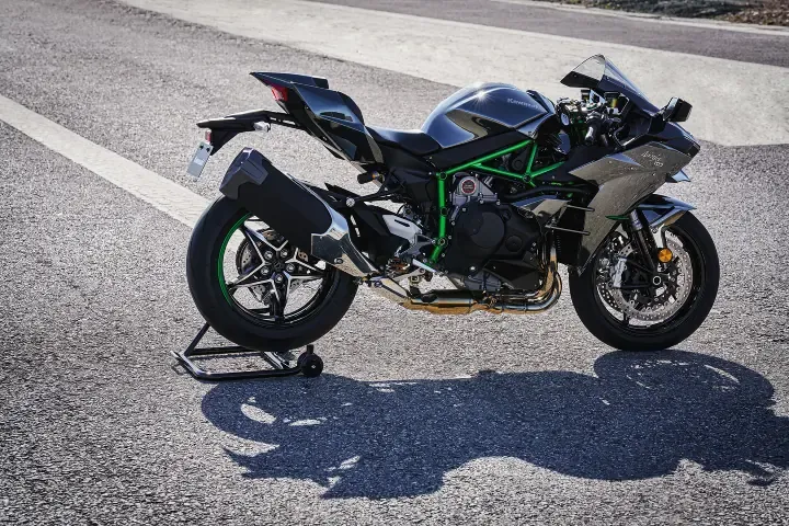 Kawasaki анонсирует Ninja H2 2027 года для Европы — фото 3