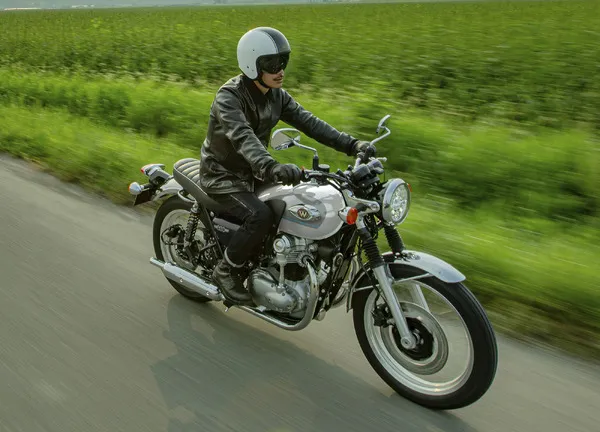 Kawasaki W800 2027 модельного года: классический дизайн и цена 1 309 000 иен