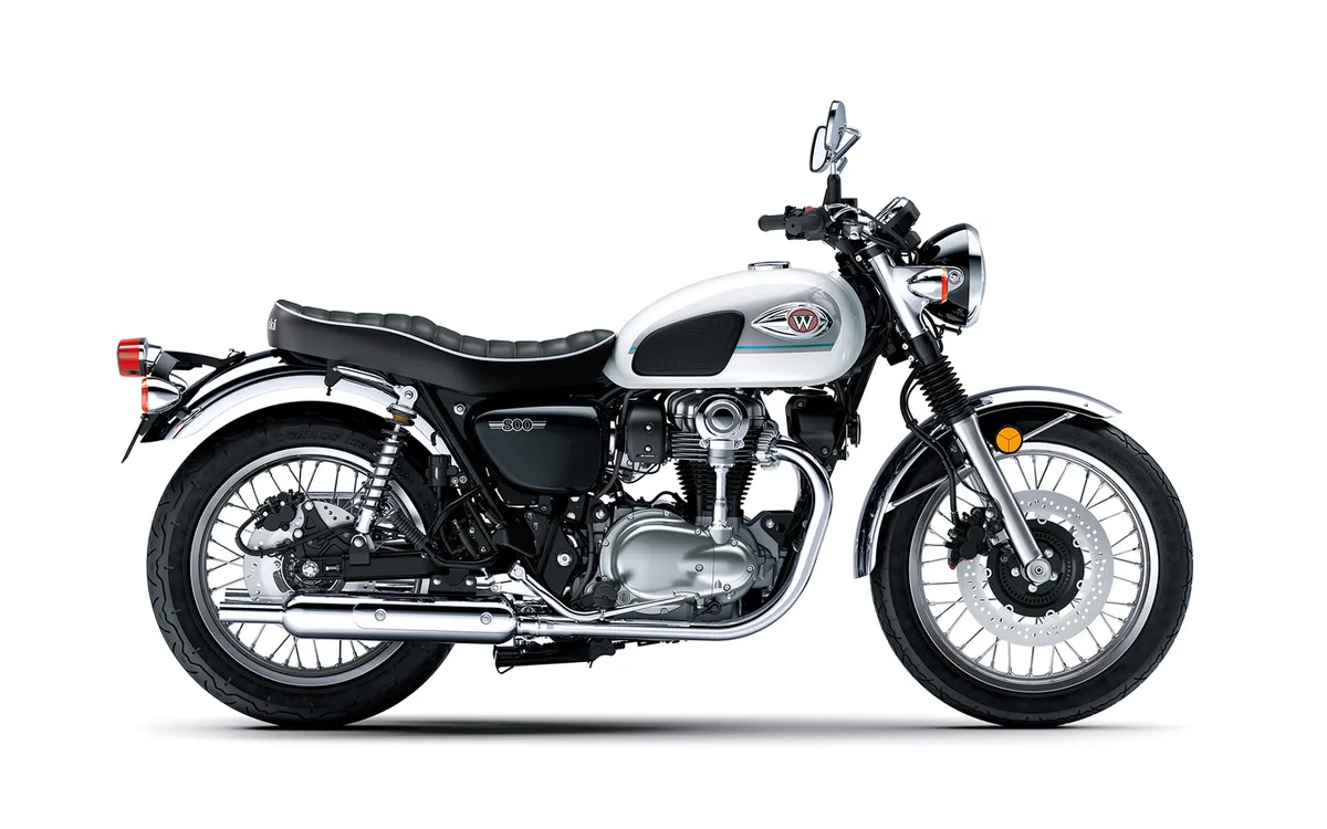 Kawasaki W800 2027 модельного года: классический дизайн и цена 1 309 000 иен — фото 2