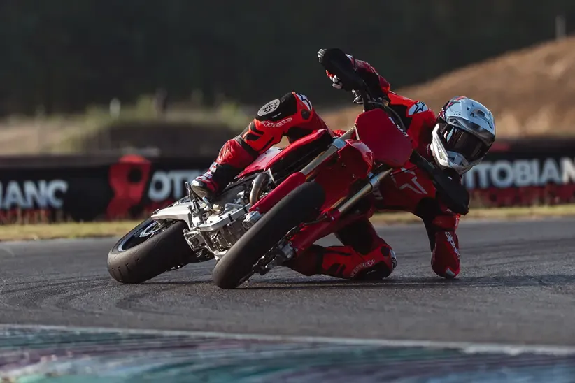 Ducati Desmo450 SM: первый заводской гоночный супермото из Борго-Панигале раскрыл характеристики — фото 2