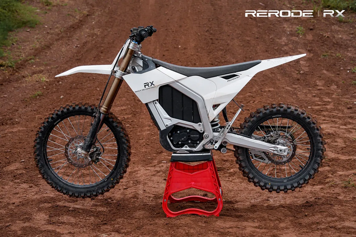 Rerode и Pinned Electric представили новый RX 2027 года — среднеразмерный электромотоцикл мощностью 35 кВт