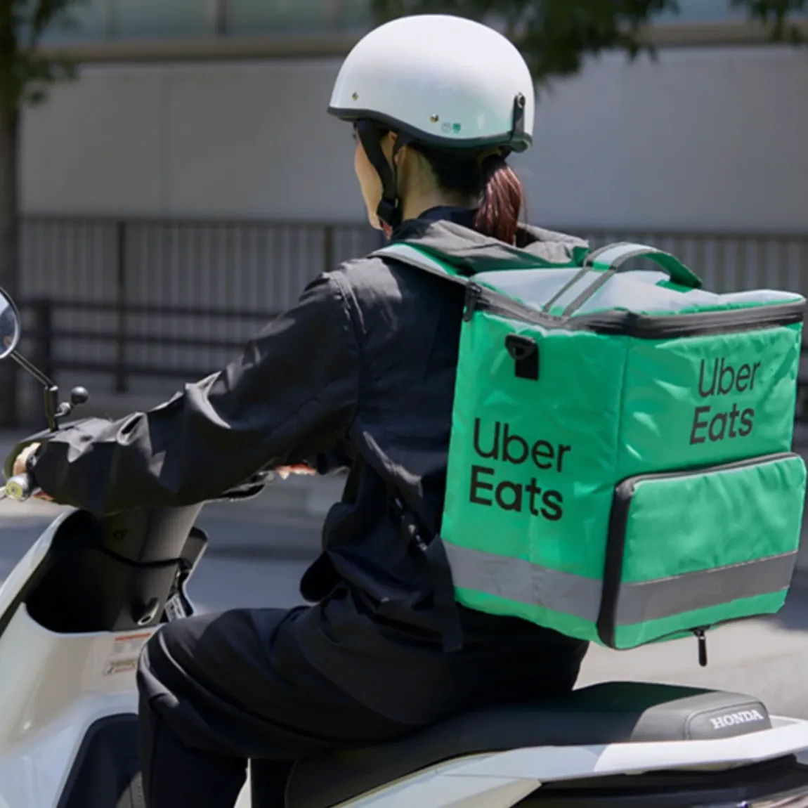 Honda оценит безопасность курьеров Uber Eats с помощью смартфона — фото 3