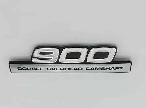 Kawasaki выпустит финальную партию оригинальных эмблем NOS для классических моделей