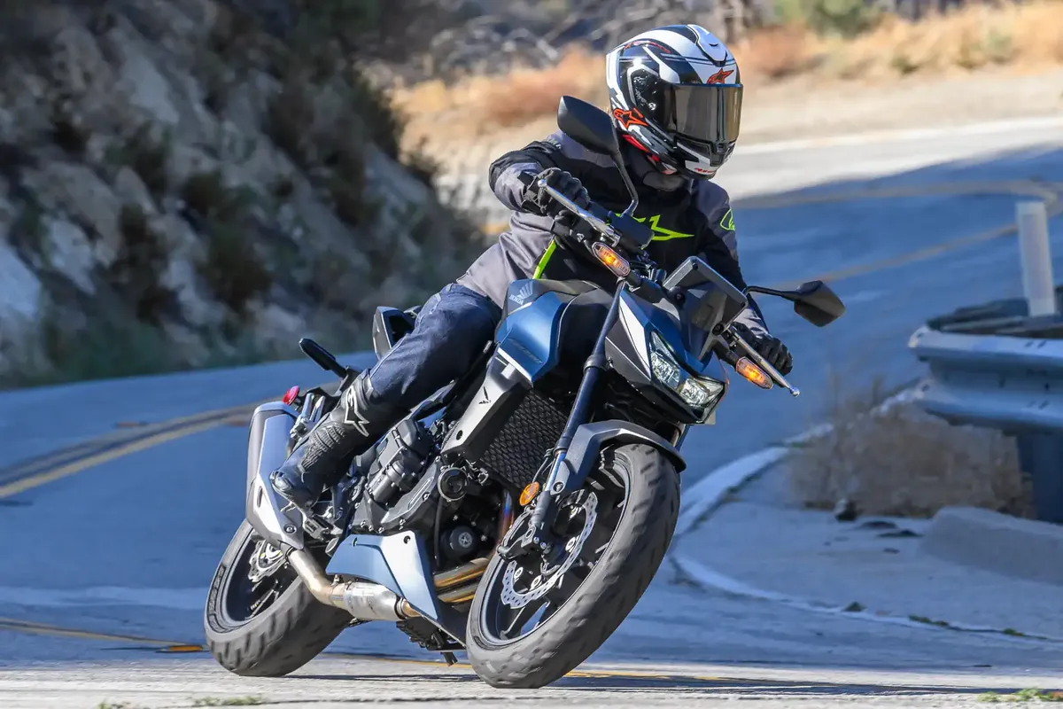 Обзор Honda CB750 Hornet E-Clutch 2026: 16 быстрых фактов — фото 4