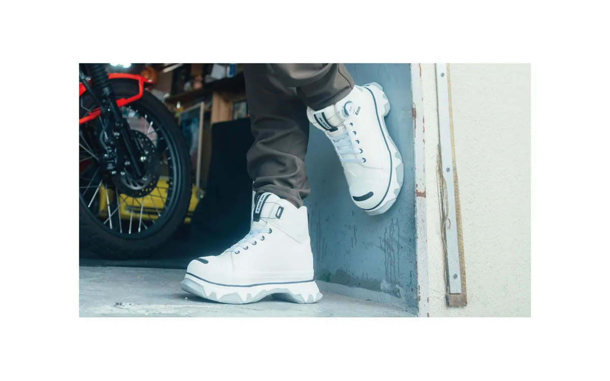 RS TAICHI выпускает мотоциклетные ботинки Hoop Up Shoes с толстой подошвой: 7 см в пятке и 4 см в носке — фото 2