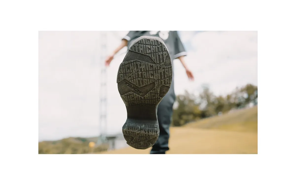 RS TAICHI выпускает мотоциклетные ботинки Hoop Up Shoes с толстой подошвой: 7 см в пятке и 4 см в носке — фото 3