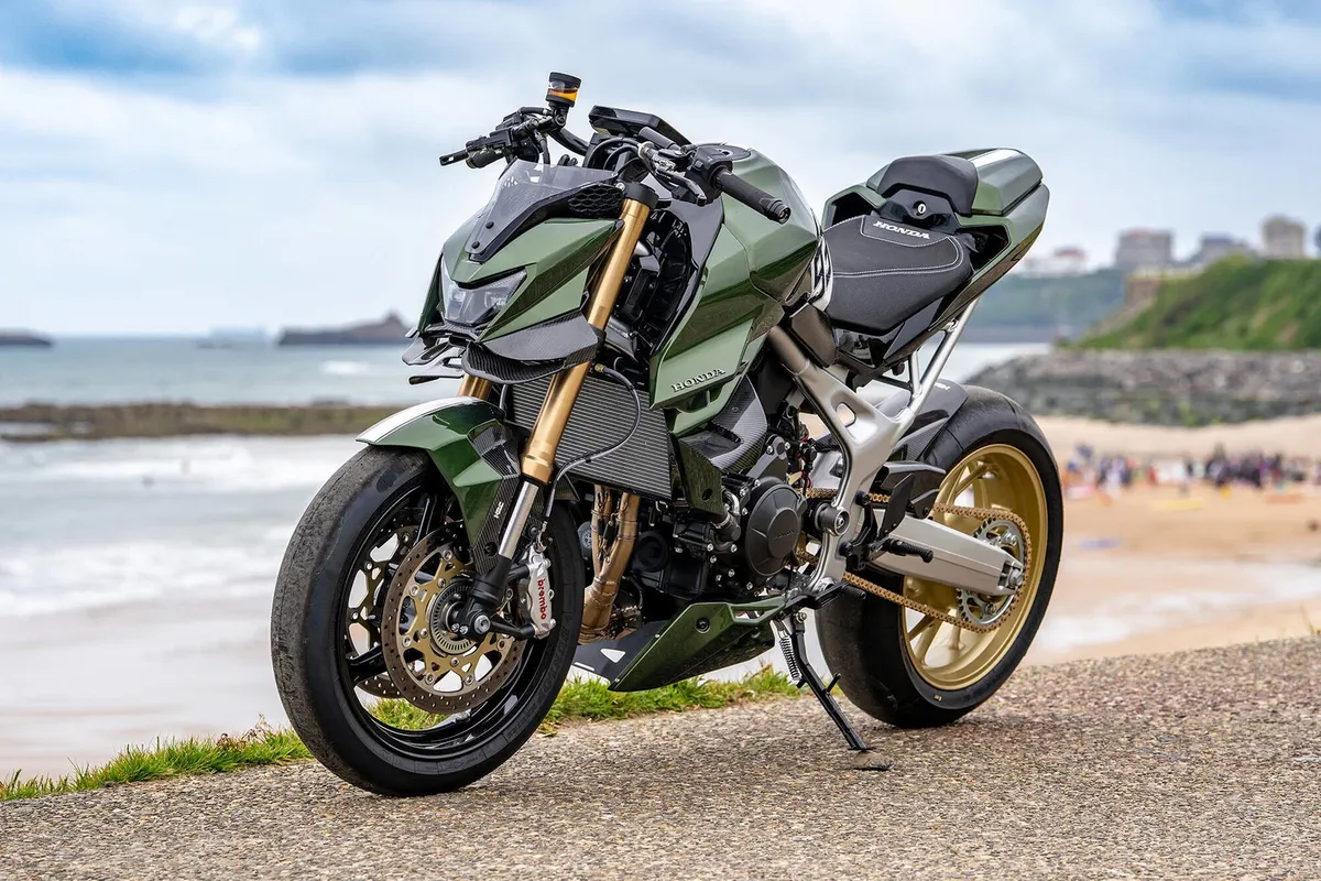 Кастомная Honda CB750 Hornet победила в конкурсе Honda Customs, обойдя XL750 Transalp — фото 2