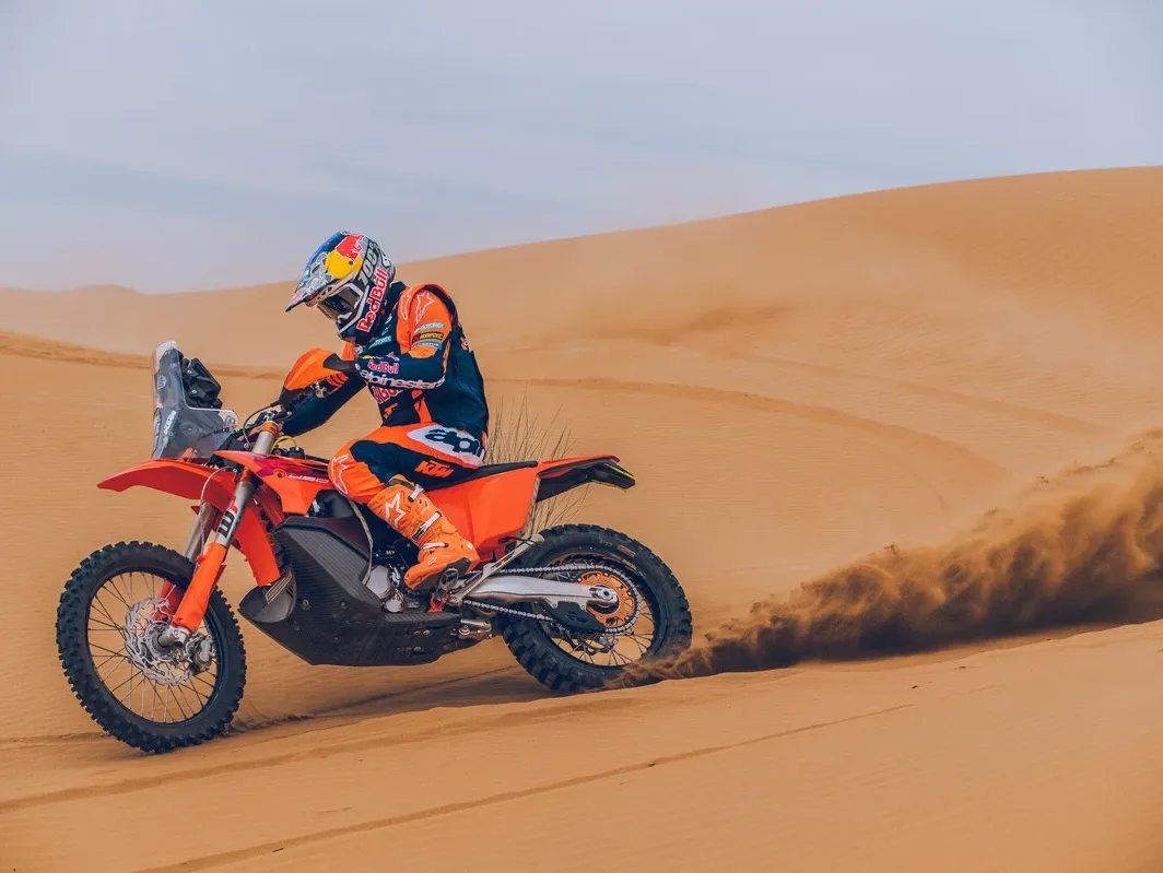 KTM 450 Rally Replica впервые в истории поступил в дилерские центры США — фото 2